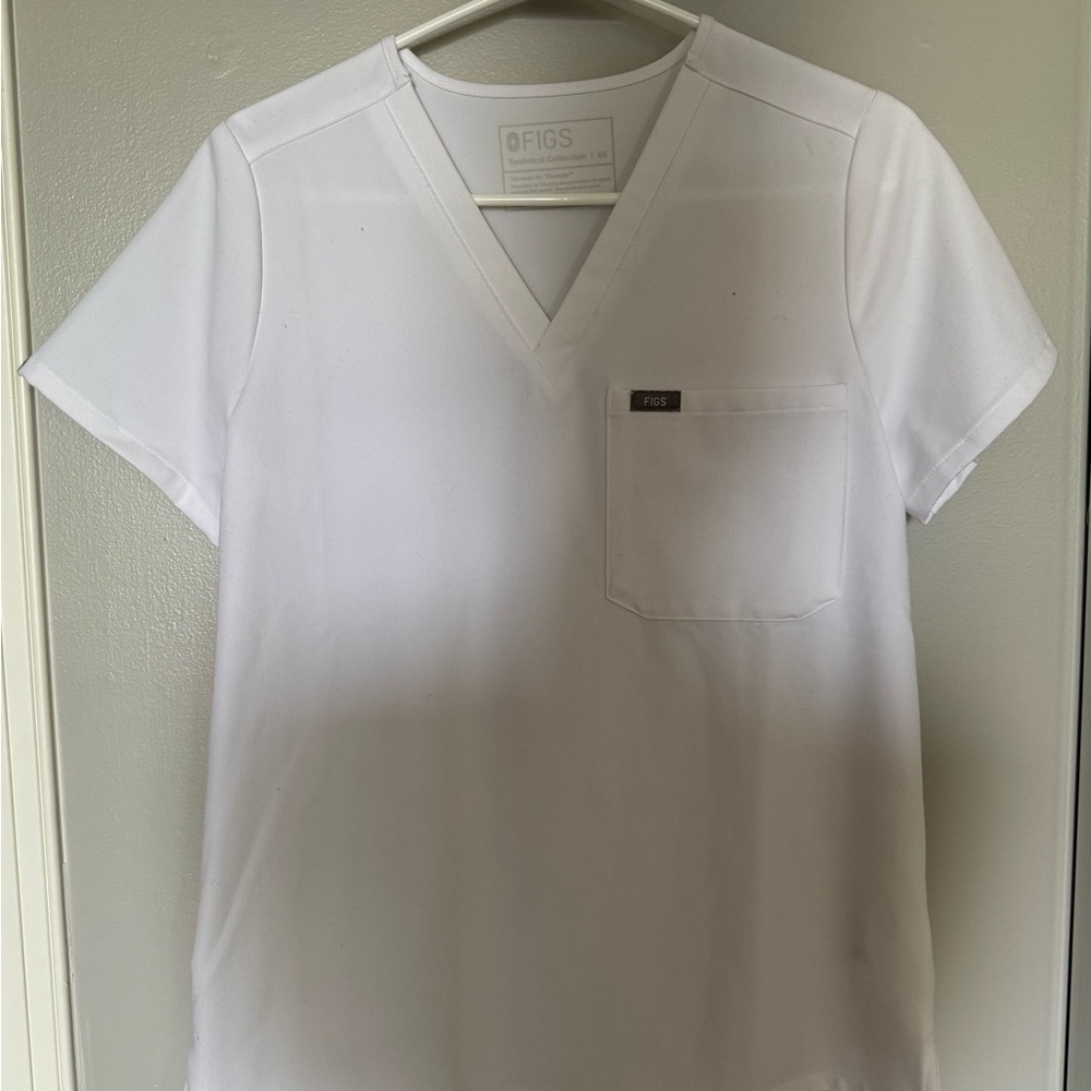 Women’s XS Optic White Catarina One-Pocket Scrub Top